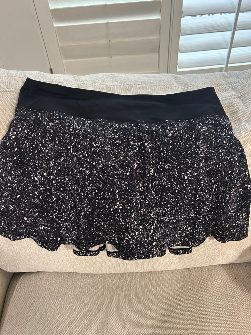 Lululemon Black & White Speckled Ruffle Skirt